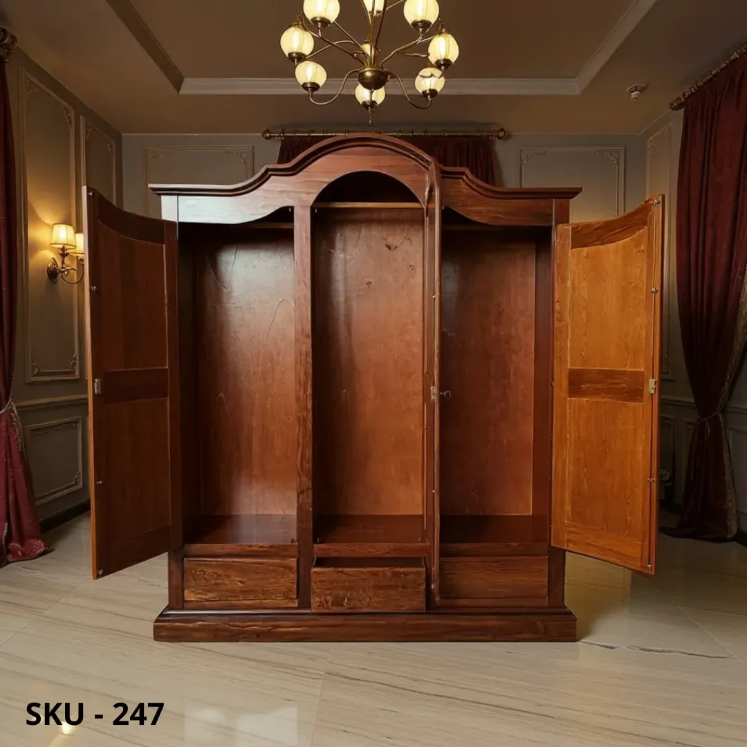 marca-design-shop-Armadio-3-Porte-Cappello-Tondo-3-marcadesign-sku247-ambientata