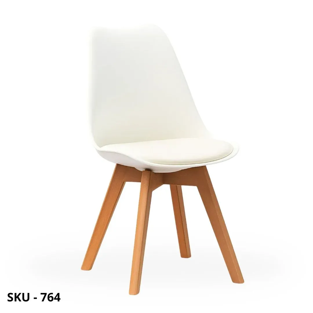 marca-design-shop-stile-moderno-stile-contemporaneo-Set di 4 Sedie in Polipropilene con Gambe in Legno e Cuscino in Ecopelle