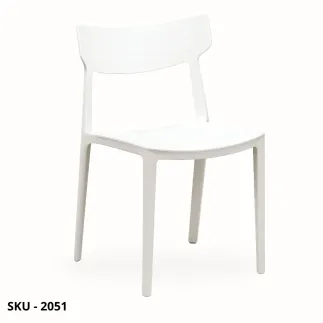 Set 2 Sedie Impilabili in Polipropilene Bianco – Stile Moderno – Contemporaneo – Made in Italy