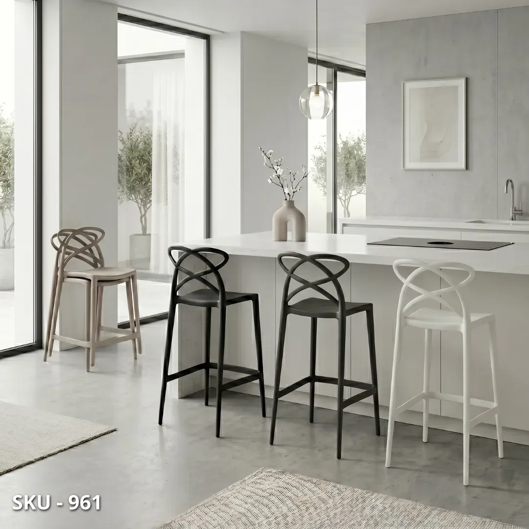 marca-design-shop-stile-moderno-stile-contemporaneo-Set di 4 Sgabelli Impilabili in Polipropilene con Schienale di Design