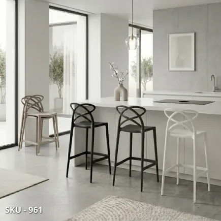 marca-design-shop-stile-moderno-stile-contemporaneo-Set di 4 Sgabelli Impilabili in Polipropilene con Schienale di Design