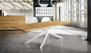 Tavoli in metallo e legno