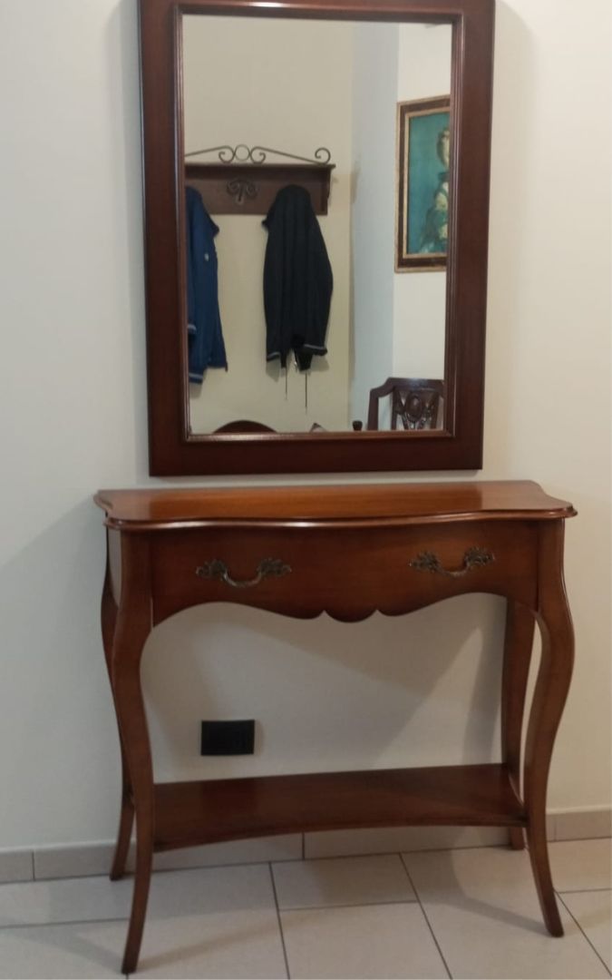 Consolle classica in legno finitura Bassano con specchiera coordinata, stile Arte Povera, ideale per ingresso