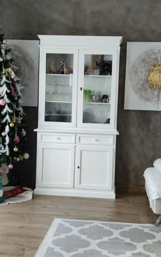 Mobile vetrina alto in legno bianco, vista laterale, design tradizionale per zona giorno.