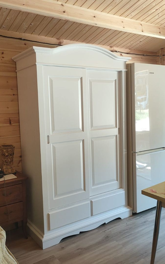 Interno e struttura di armadio gendarme 2 ante scorrevoli, design Made in Italy.