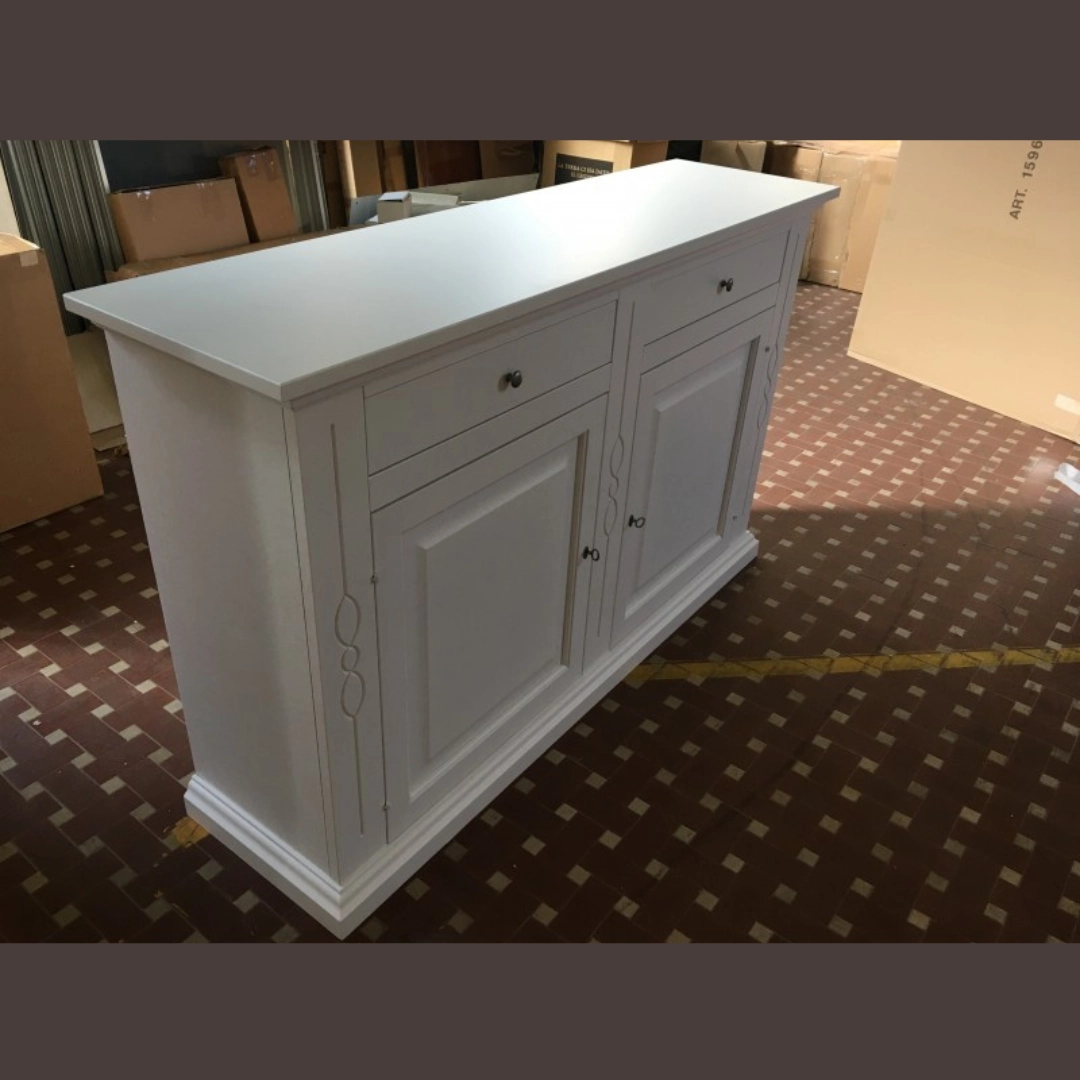 Credenza moderna in legno laccato bianco con 2 cassetti e intagli decorativi sui montanti
