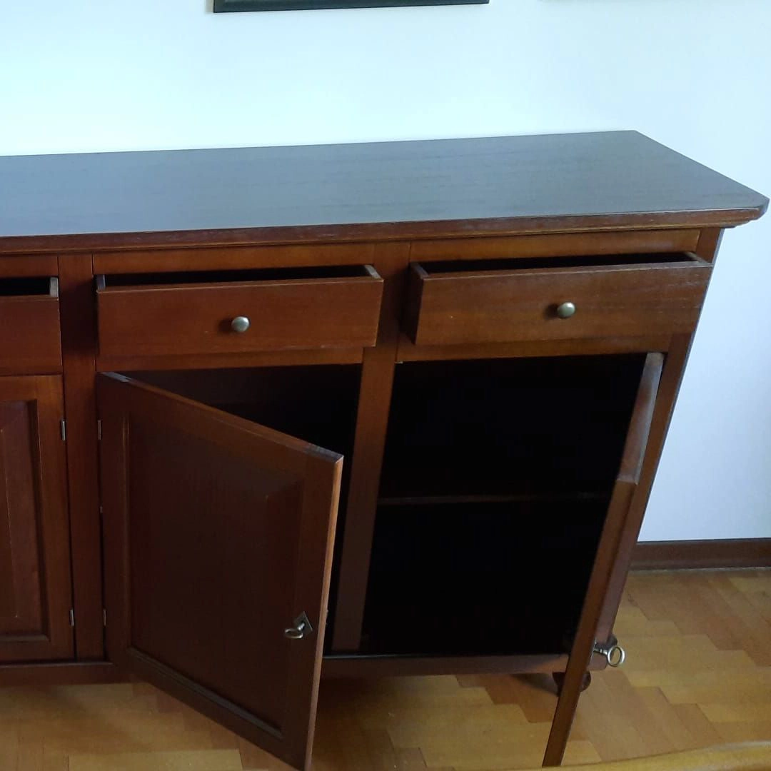Dettaglio frontale interno 2 cassetti aperti e 1 anta aperta credenza arte povera Marca Design Shop