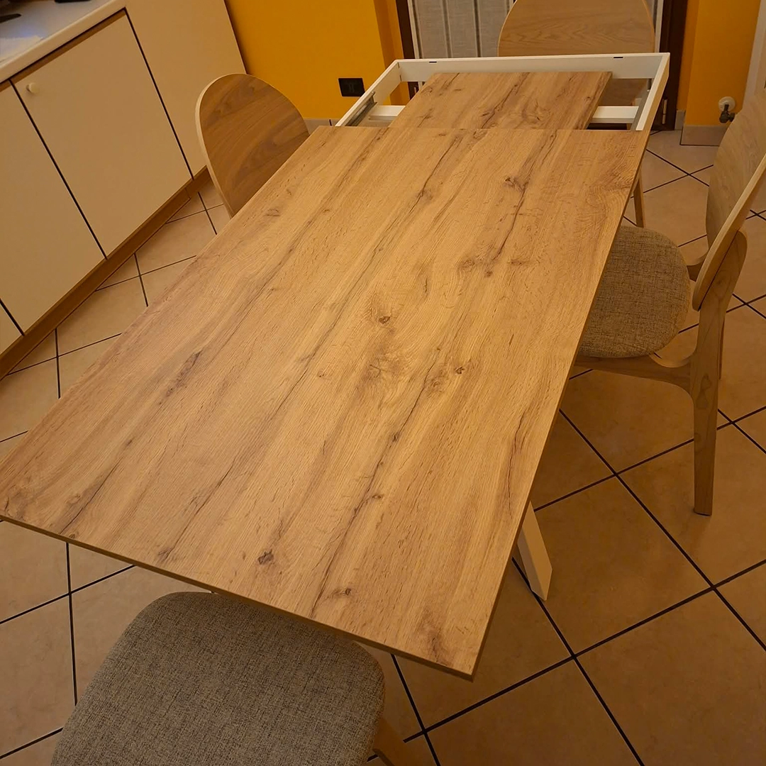 Tavolo allungabile moderno in nobilitato durante l'apertura con meccanismo di estensione - Marca Design Shop