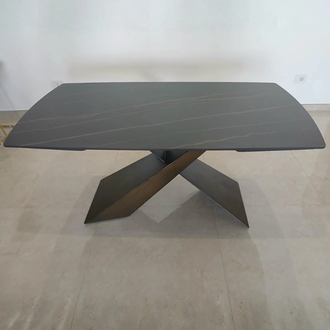 Tavolo moderno da pranzo rettangolare effetto marmo nero e bronzo chiuso - Marca Design Shop