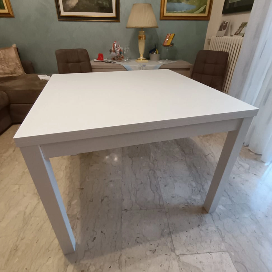 Tavolo allungabile bianco moderno chiuso per soggiorno, design elegante SKU 557