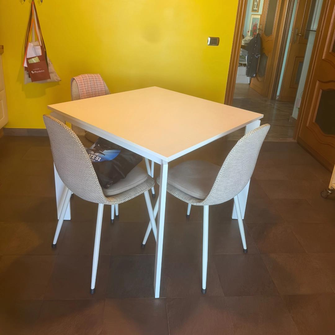 Set tavolo quadrato bianco e 4 sedie per cucina moderna - Marca Design Shop