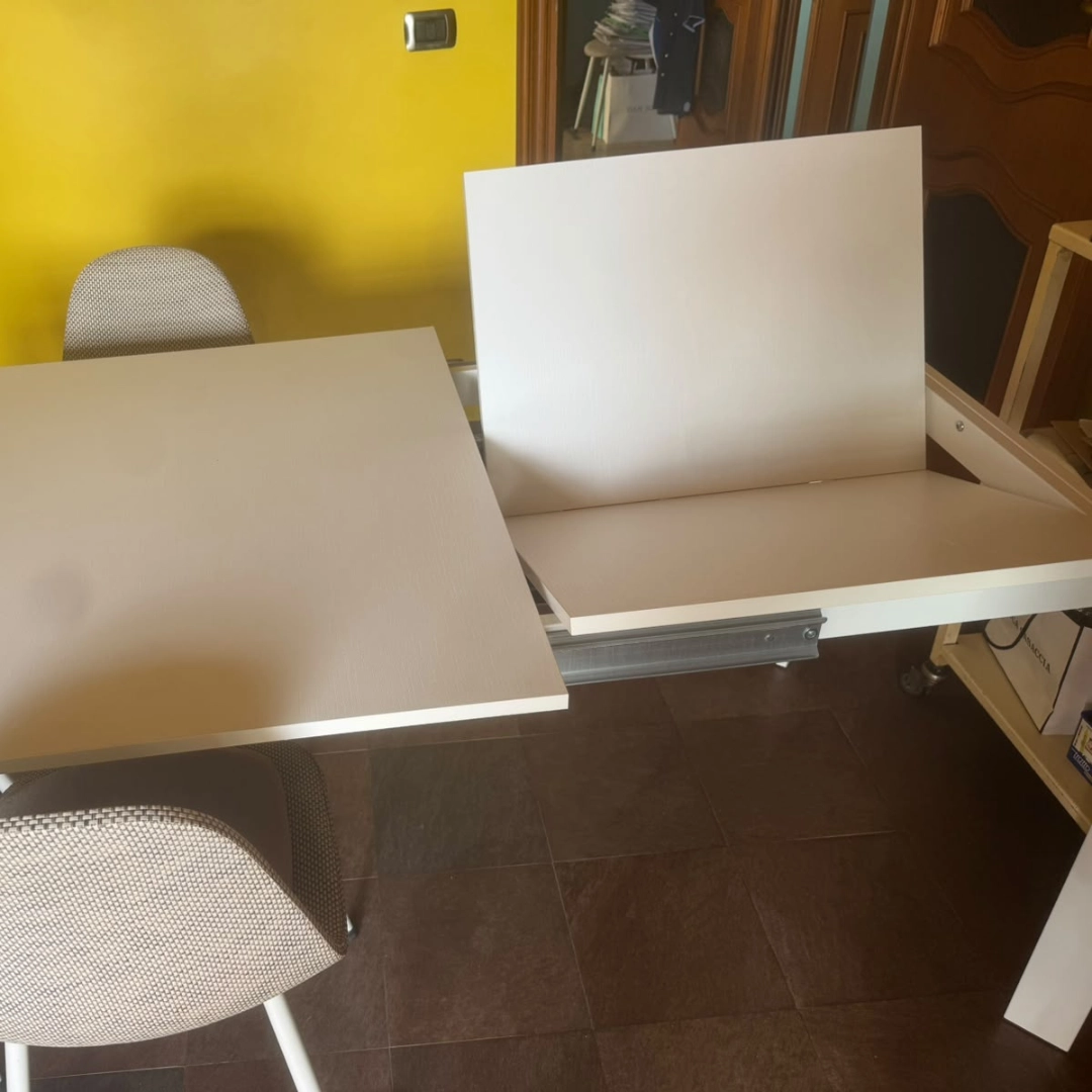 Meccanismo di apertura e prolunga interna per tavolo allungabile in legno nobilitato - Marca Design Shop