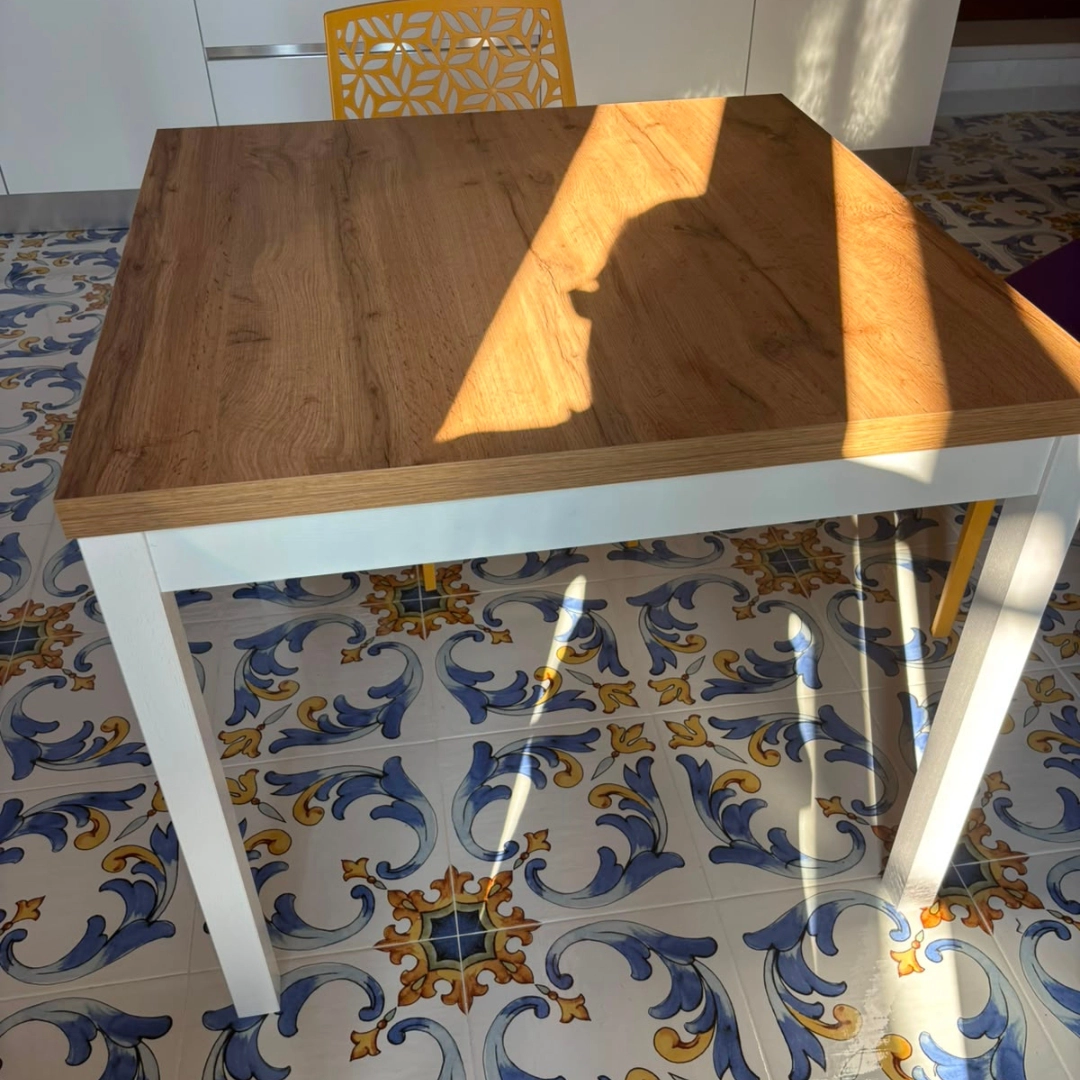 Tavolo quadrato allungabile in legno e bianco chiuso - Marca Design Shop