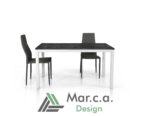 Tavolo con base in metallo e piano effetto marmo - Marca Design