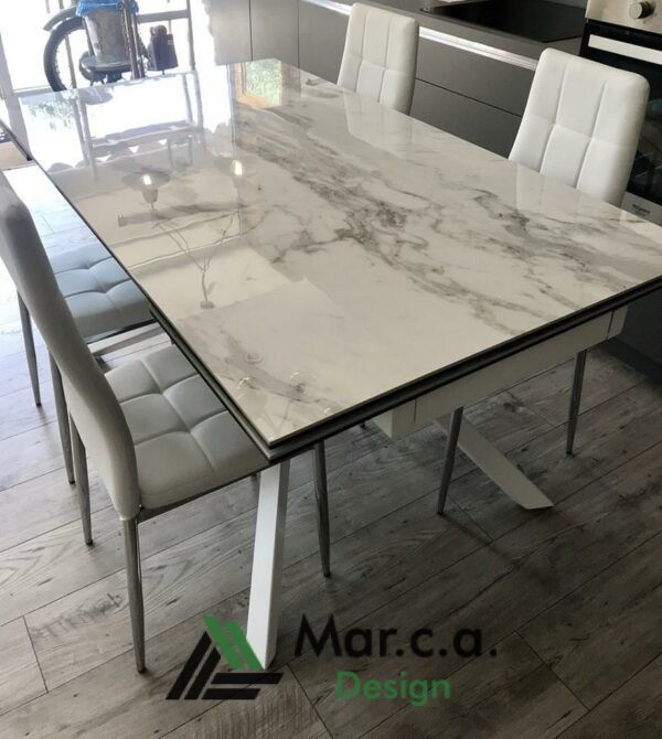 Tavolo con piano in vetro effetto marmo bianco - Marca Design