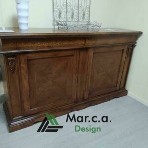 Credenza in Finitura Bassano con Struttura in Noce Dotata di 2 Ante