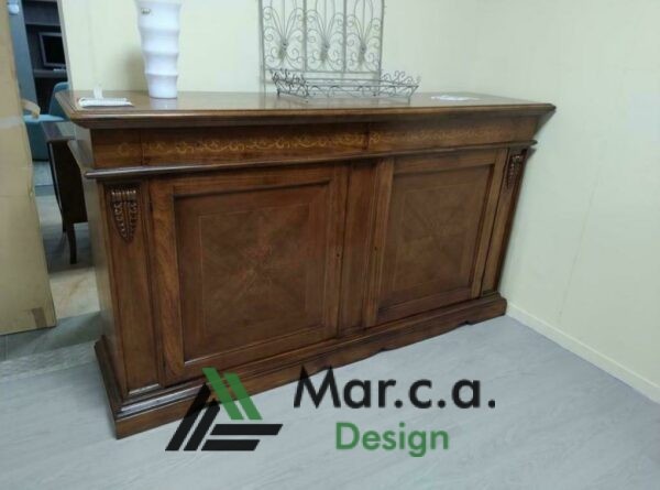 Credenza in Finitura Bassano con Struttura in Noce Dotata di 2 Ante